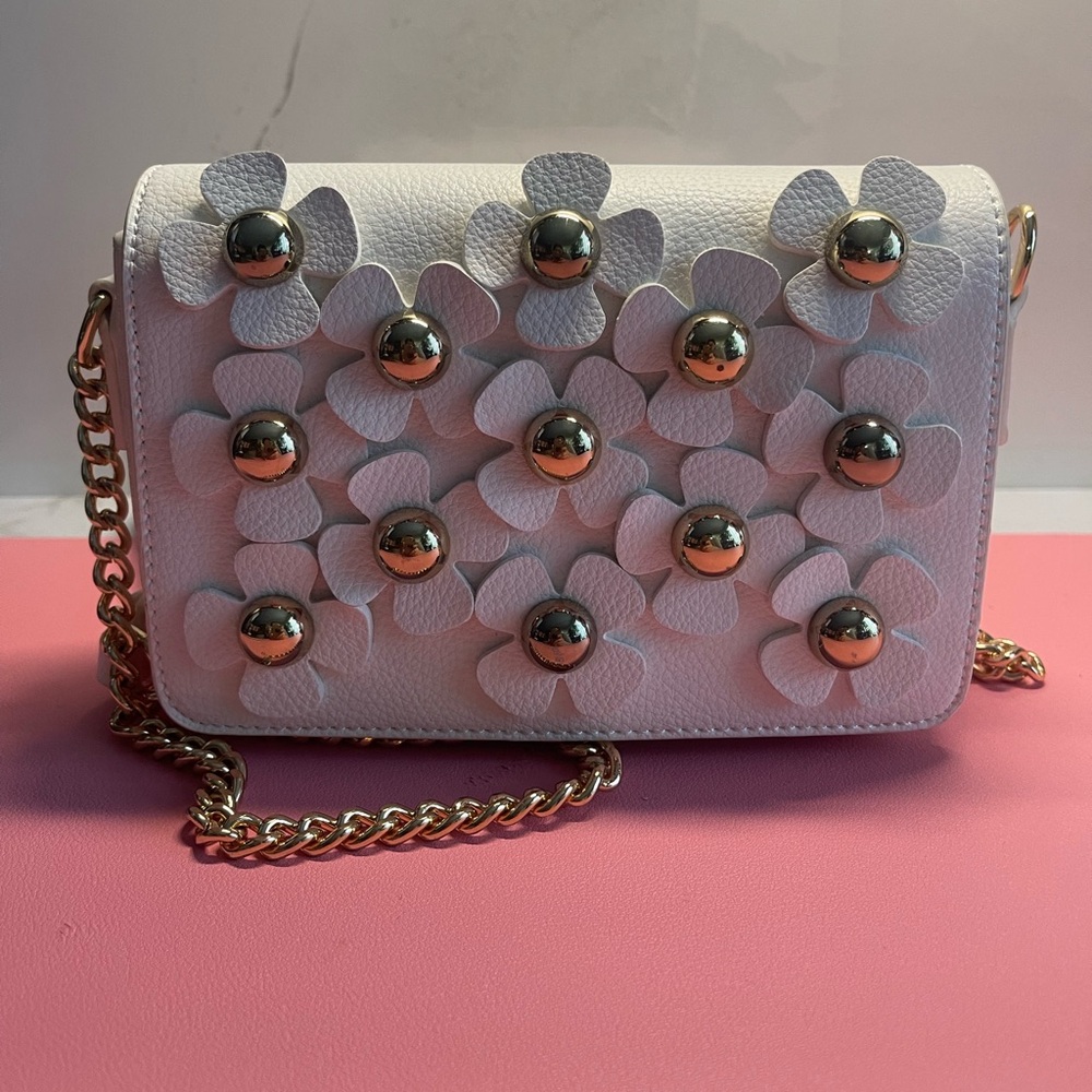 Gold and White Flower Bag Forever 21